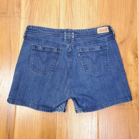 LEVI'S 5 POCKET DENIM SHORTS - Picture 4 of 7